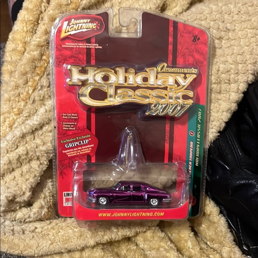 Holiday Classic 2004 Purple Die-Cast Car
